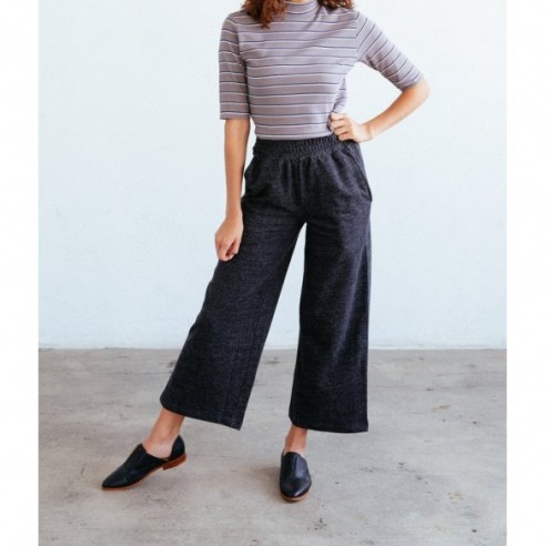 Dixie Soul - Western Boutique - COUNTRY LOVIN' CHIC with the 💛Corral Pals  Sweater and High Pocket Trousers💙 Links below💛💙👇🏼 💛Corral Pals  Sweater https://dixiesoul.com/products/corral-pals-sweater 💙High Pocket  Trousers https://dixiesoul.com ...